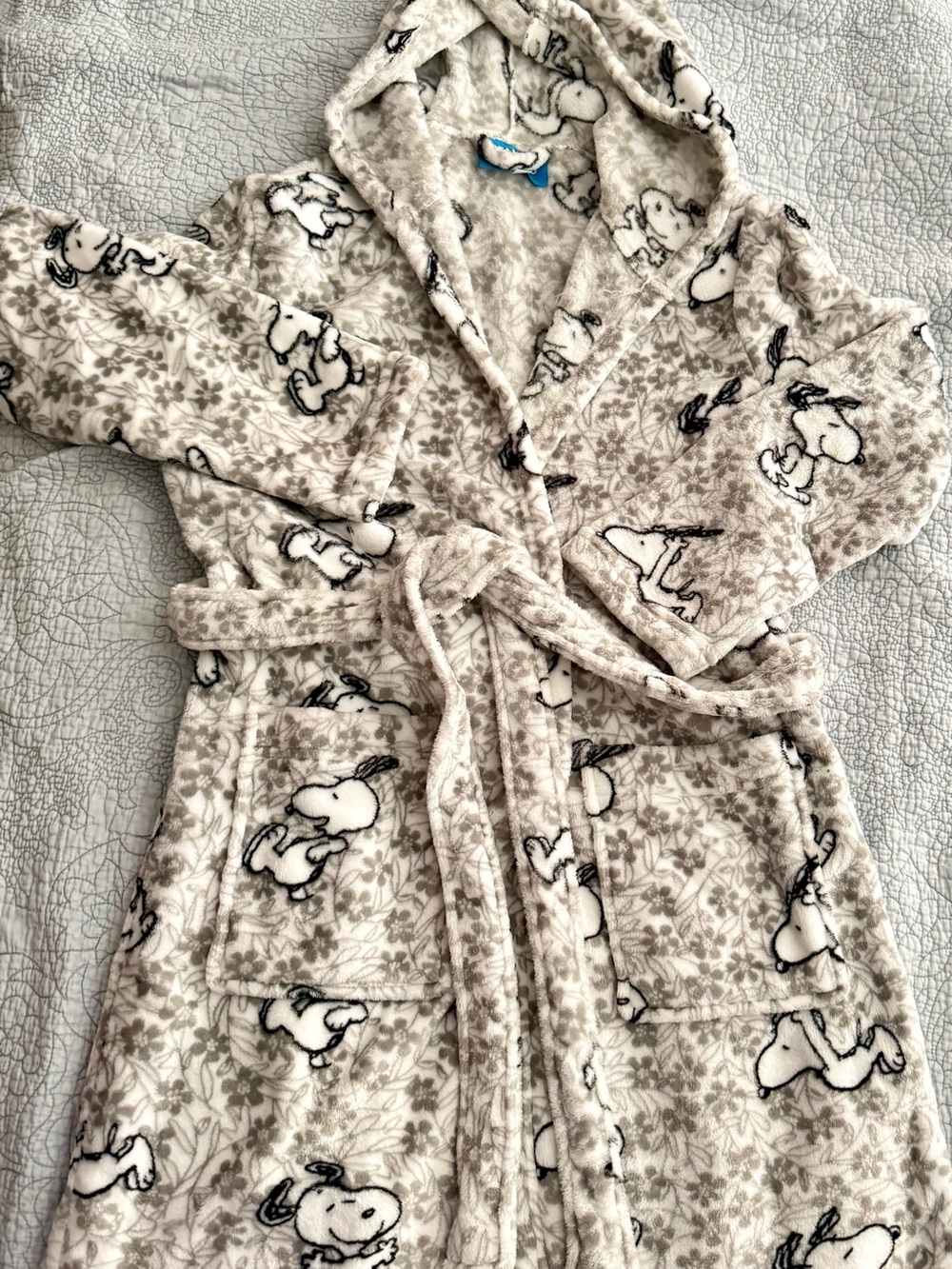 Peanuts Hooded Fleece Robe in Cream and Black Snoopy Print